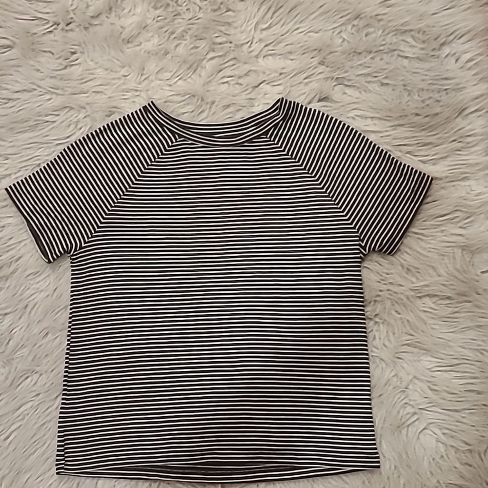 American Eagle Outfitters Fitted Black and White Short Sleeve T-Shirt